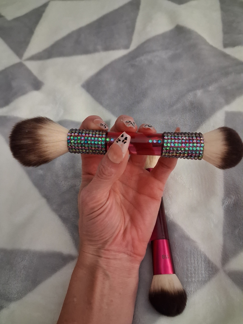 1 Custom Bedazzled Red Dual-Ended Makeup Brush Set - Women Makeup - Picture 4 of 6